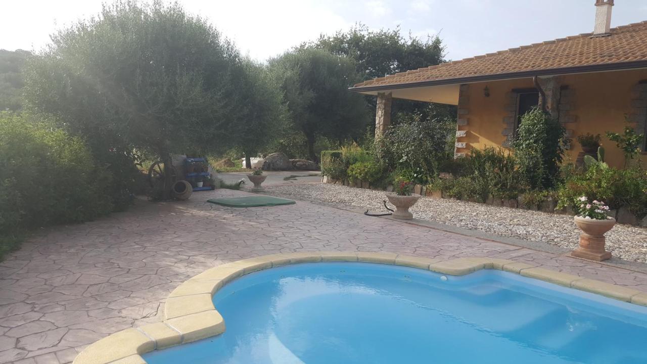 B&B Casa Vacanza Centro Sardegna Sorgono ภายนอก รูปภาพ